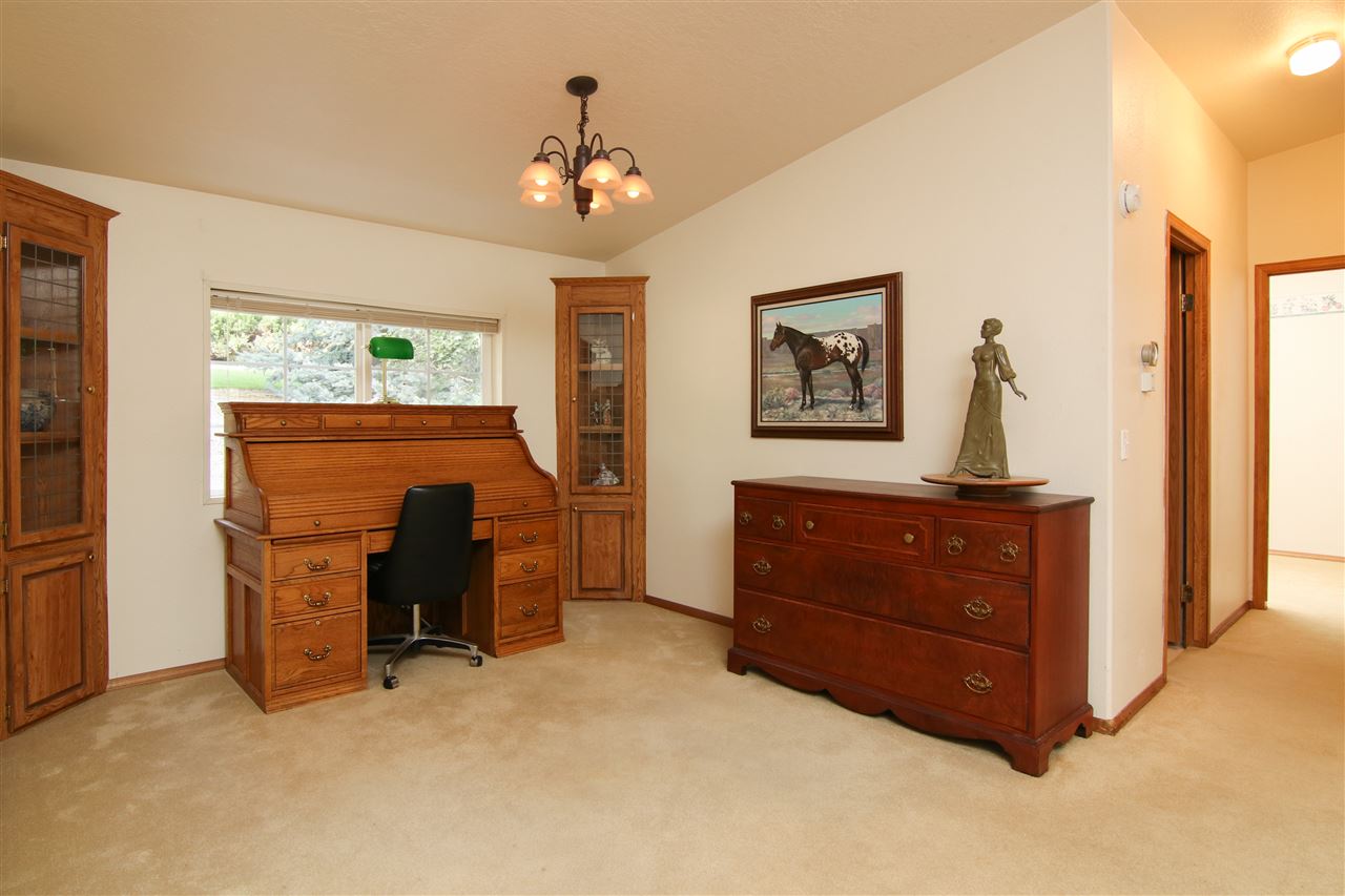10712 South Hangman Valley Road Spokane, WA 99224 - Photo 4 of 20 Gallery Image 4