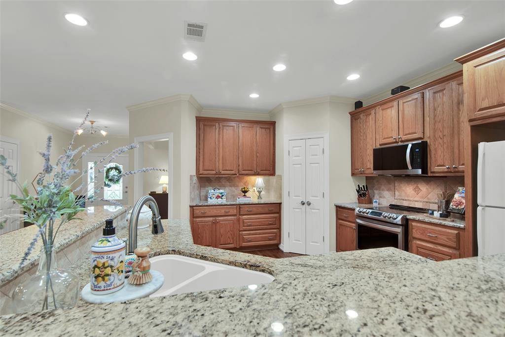 262 Briarcreek Road Whitesboro, TX 76273 - Photo 18 of 36