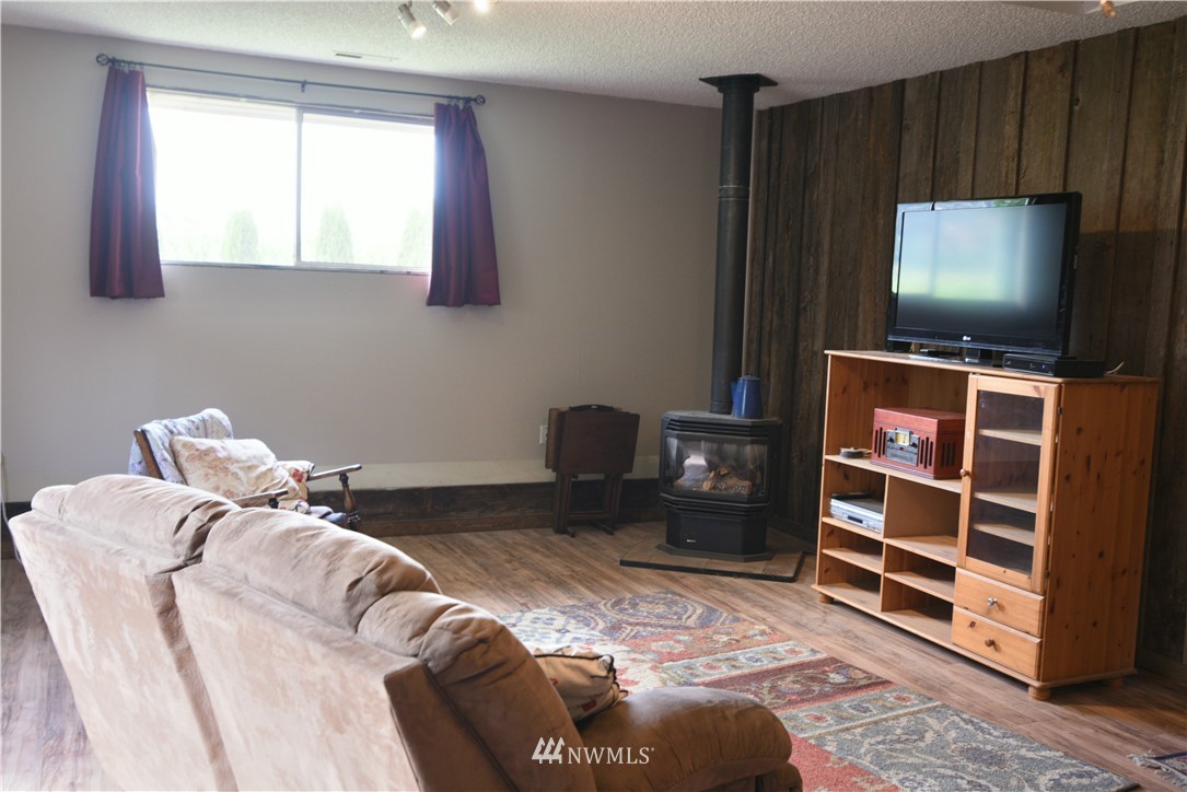 9826 District Line Road Burlington, WA 98233 - Photo 15 of 27 Gallery Image 15