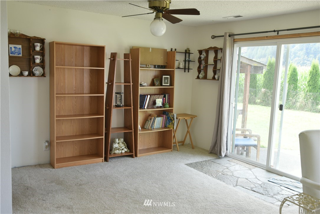 9826 District Line Road Burlington, WA 98233 - Photo 4 of 27 Gallery Image 4