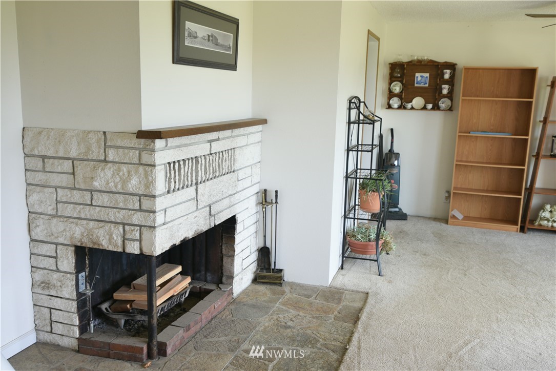 9826 District Line Road Burlington, WA 98233 - Photo 5 of 27 Gallery Image 5