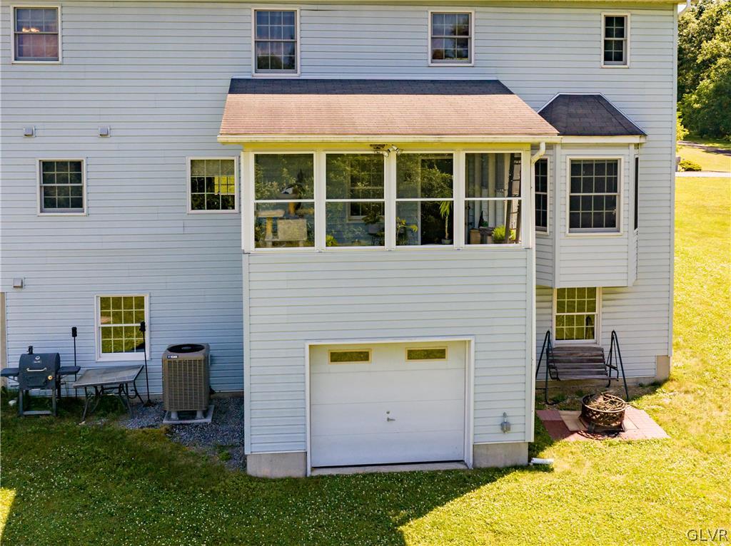 522 Nolf Road Nazareth, PA 18064 - Photo 5 of 43