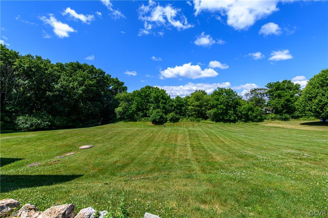522 Nolf Road Nazareth, PA 18064 - Photo 8 of 43