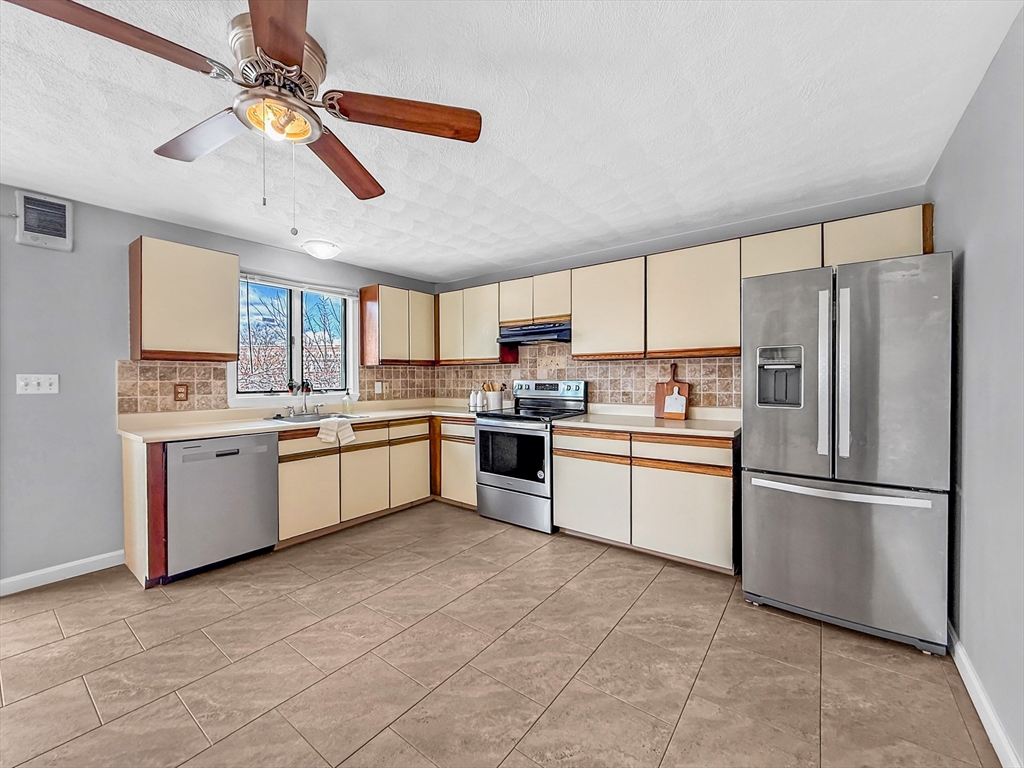 31 Dunn Road Revere, MA 02151 - Photo 16 of 41