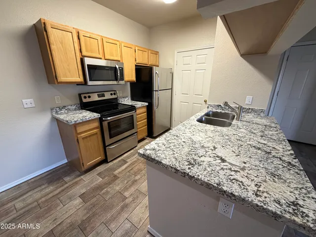 $1,295 | 5401 East Van Buren Street, Unit 1011, Phoenix, AZ 85008