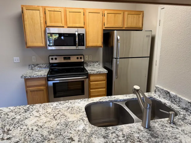 $1,295 | 5401 East Van Buren Street, Unit 1011, Phoenix, AZ 85008