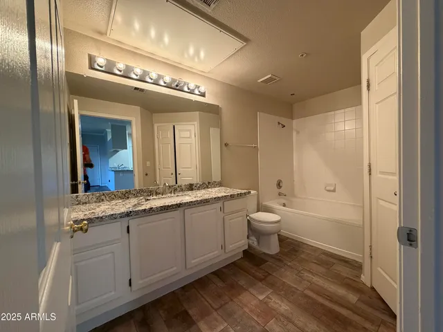 $1,295 | 5401 East Van Buren Street, Unit 1011, Phoenix, AZ 85008