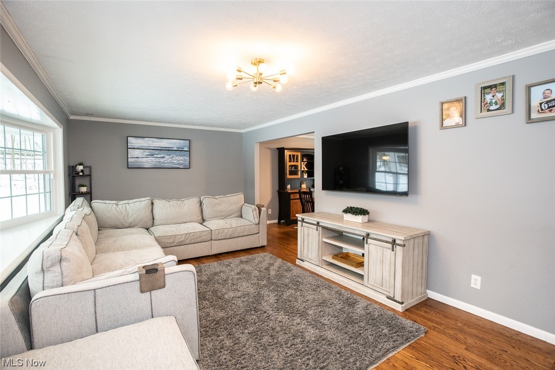 682 Center Road Hinckley, OH 44233 - Photo 6 of 43 Gallery Image 6