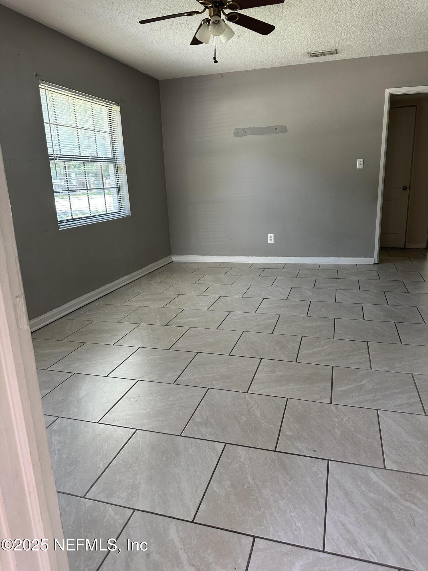 3856 Spring Park Road Jacksonville, FL 32207 - Photo 2 of 7 Great Room