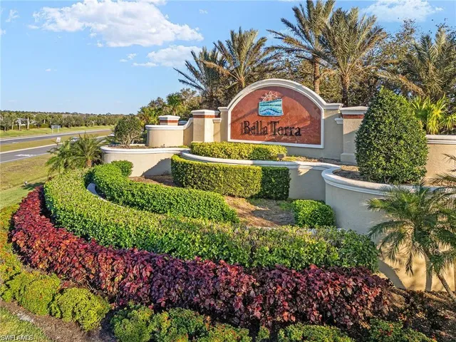 a view of a garden with large tree