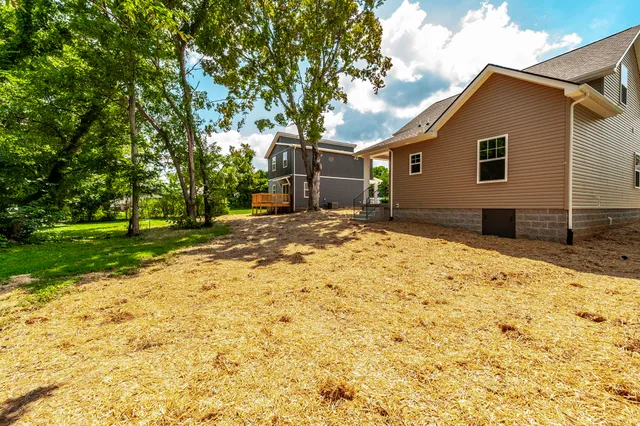 $304,900 | 633 East 17th Avenue, Springfield, TN 37172