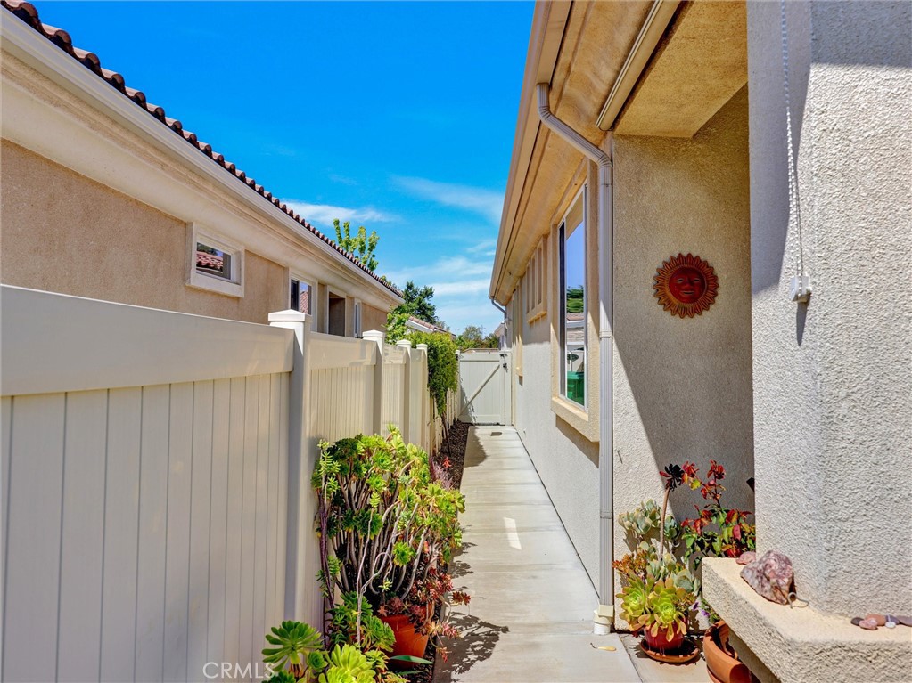 1638 Scottsdale Road Beaumont, CA 92223 - Photo 7 of 44