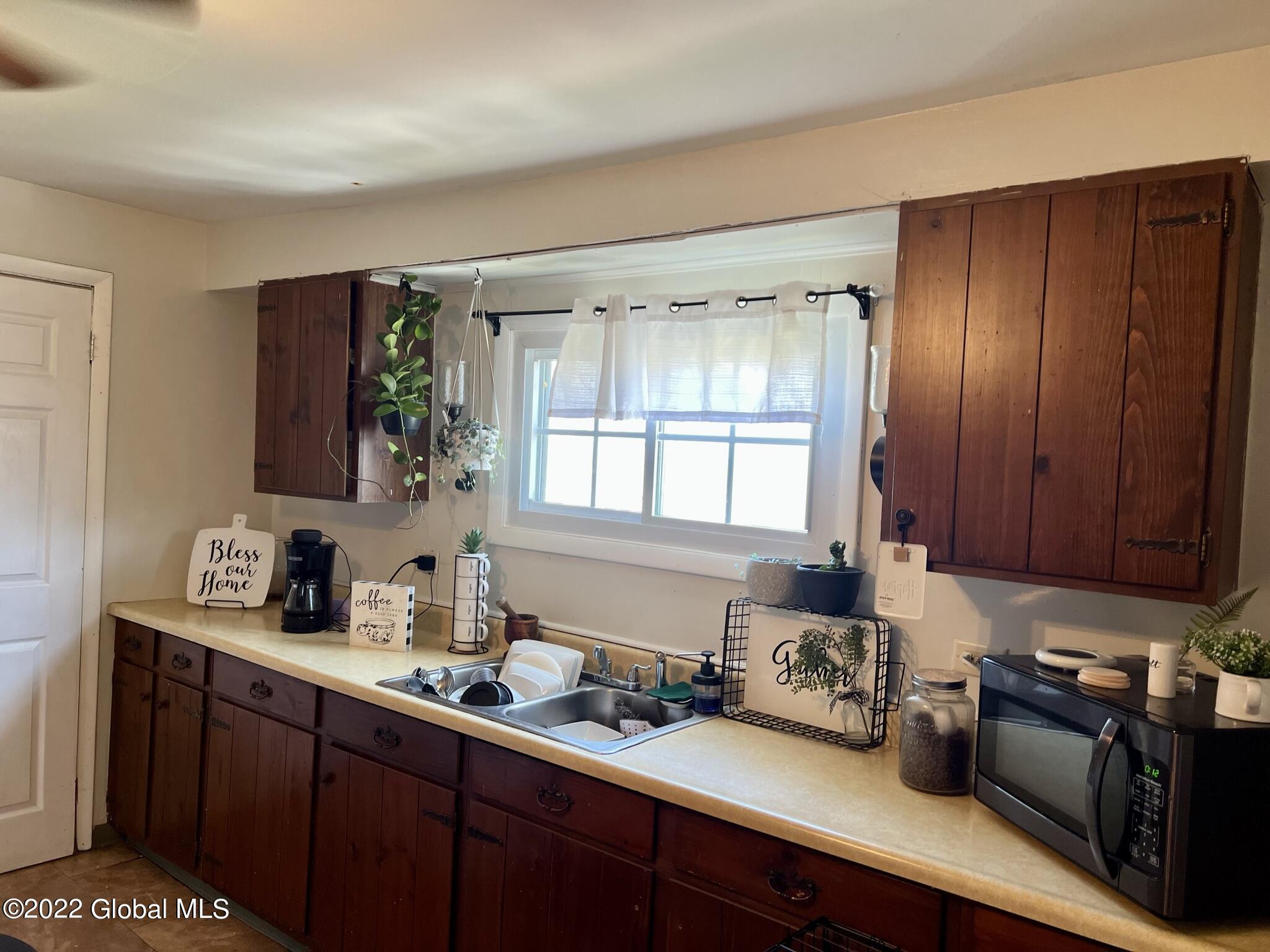 48 Broad Street Amsterdam, NY 12010 - Photo 13 of 44 IMG_2177