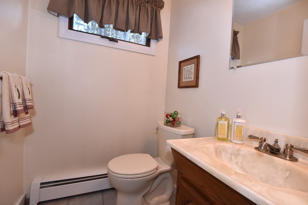85 Harvest Road, Unit 85 Uxbridge, MA 01569 - Photo 10 of 26 Gallery Image 10
