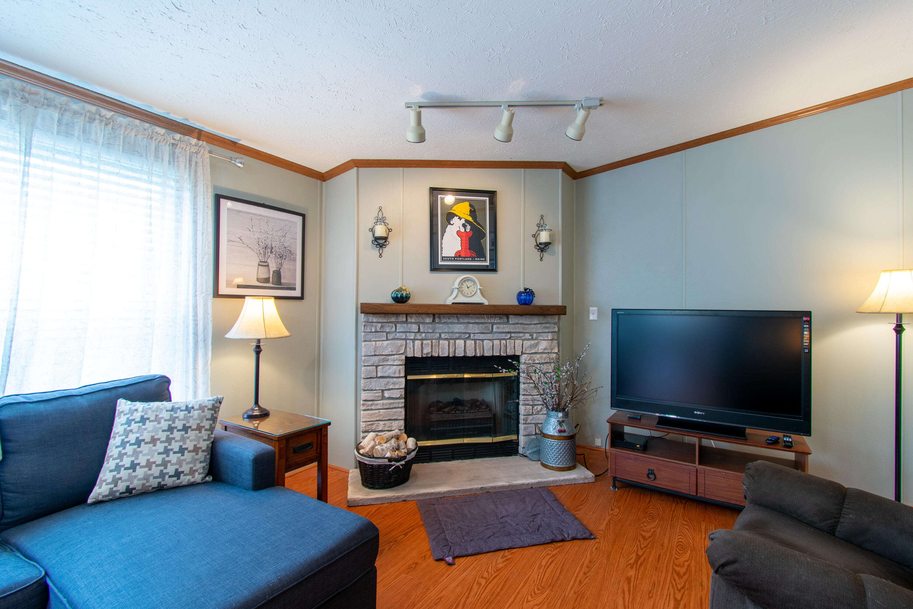 18 Chapel Road Waldoboro, ME 04572 - Photo 7 of 42 18 Chapel Rd-16