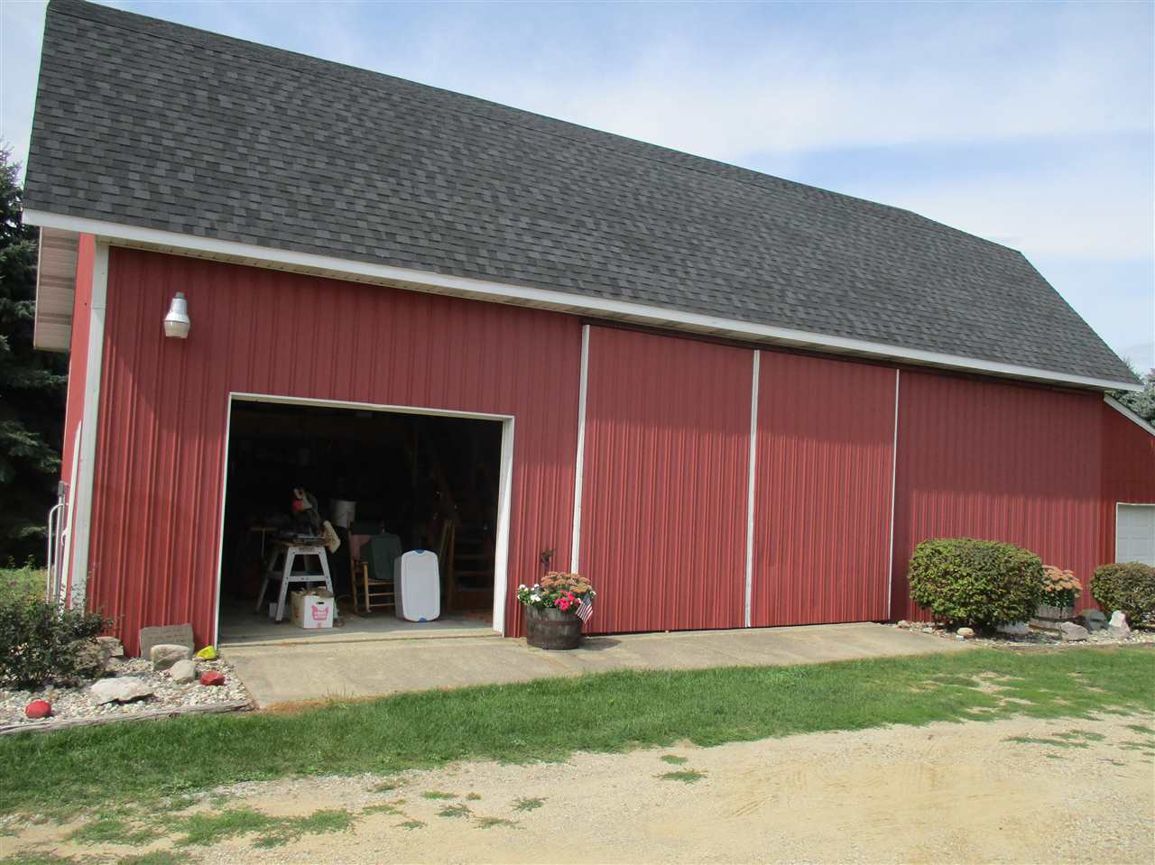 6873 North Neff Road Edmore, MI 48829 - Photo 39 of 44 1879645-38.JPG