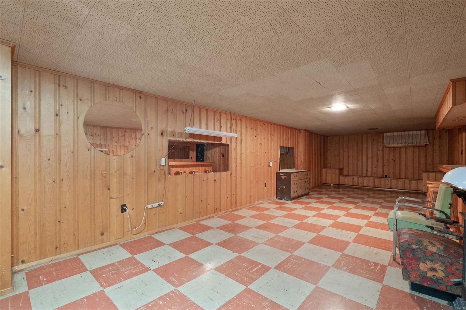 565 Derhake Road Florissant, MO 63033 - Photo 15 of 21 Gallery Image 15