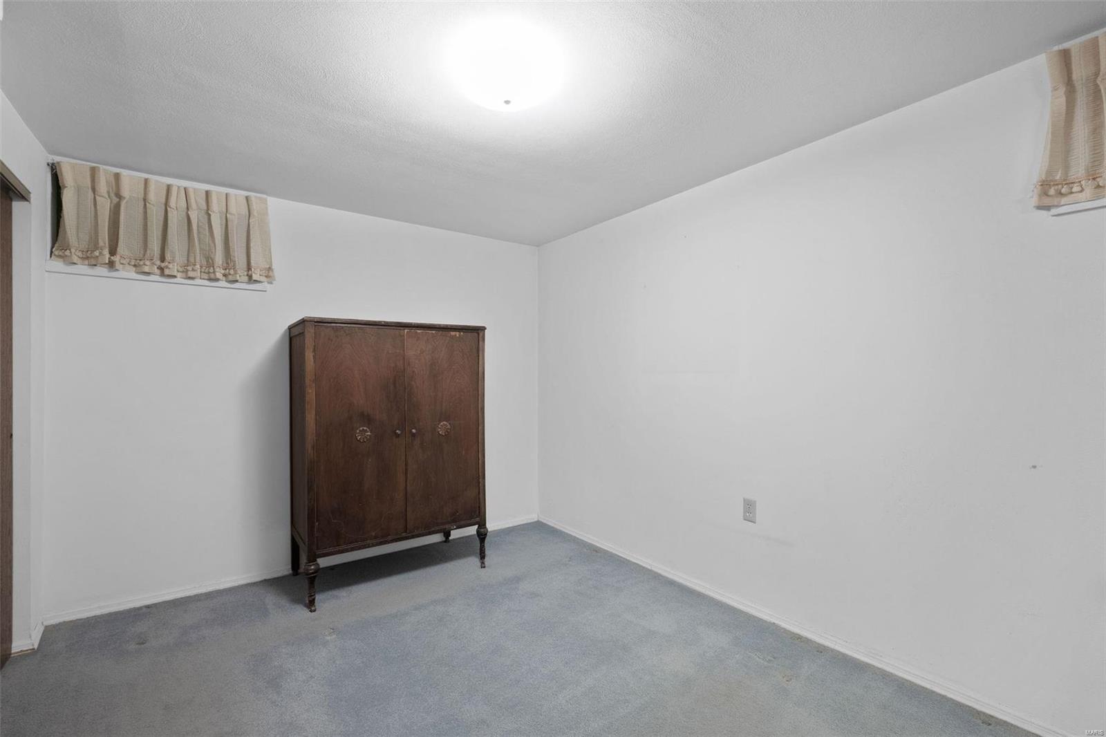 565 Derhake Road Florissant, MO 63033 - Photo 17 of 21 Gallery Image 17