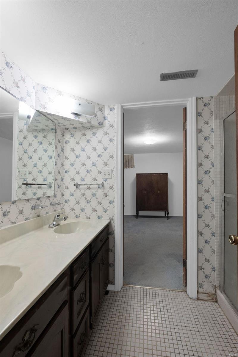 565 Derhake Road Florissant, MO 63033 - Photo 18 of 21 Gallery Image 18