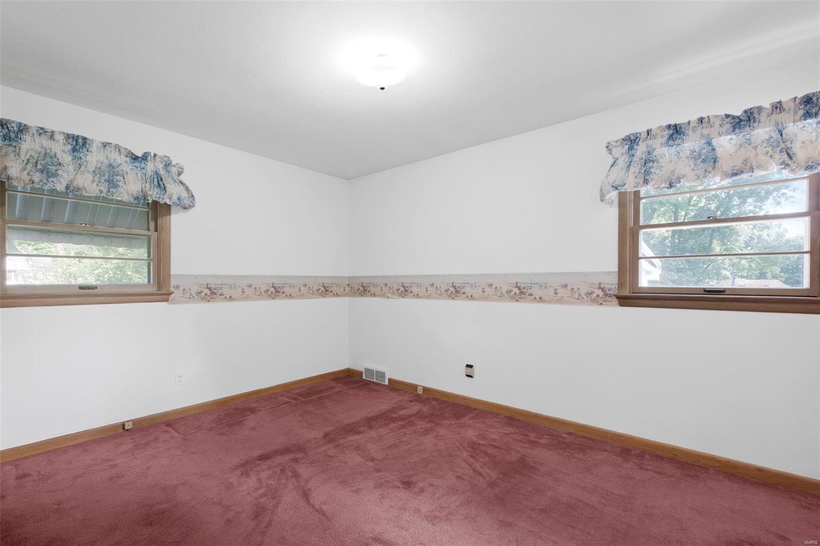 565 Derhake Road Florissant, MO 63033 - Photo 9 of 21 Gallery Image 9