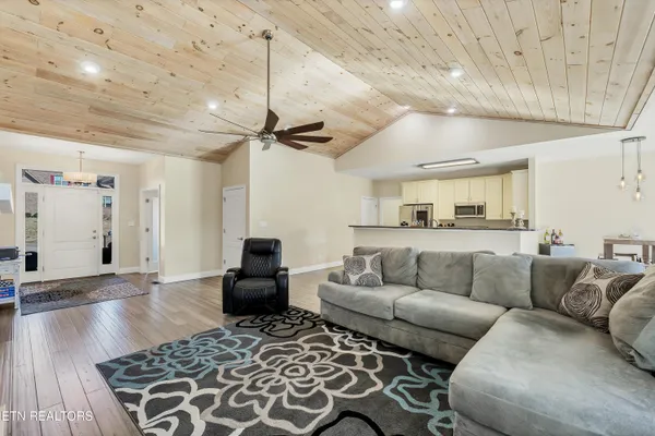 $749,900 | 1322 Houston Springs Road, Greenback, TN 37742