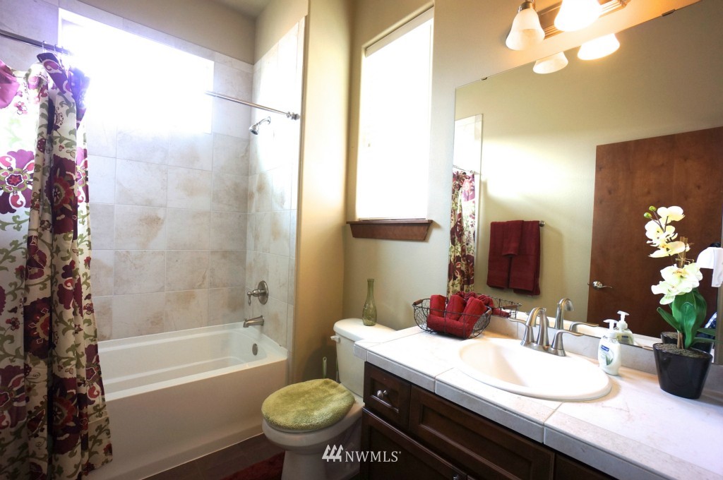 3945 Northeast 3rd Place Renton, WA 98056 - Photo 9 of 15