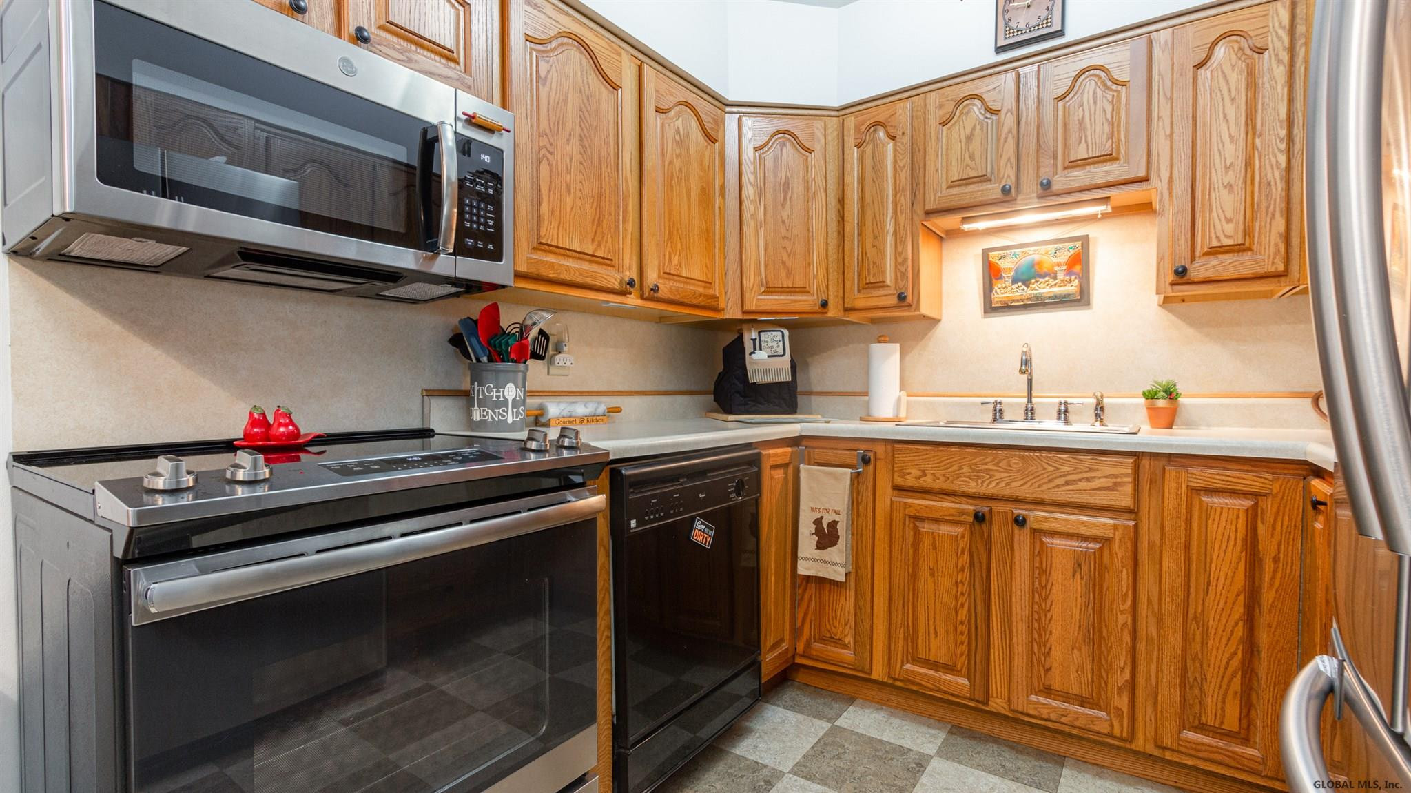 40 Clifford Road Colonie, NY 12204 - Photo 8 of 21 Photo 8