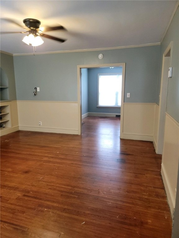1109 Elizabeth Street Anderson, SC 29624 - Photo 13 of 37 Coming in the front door to the living room