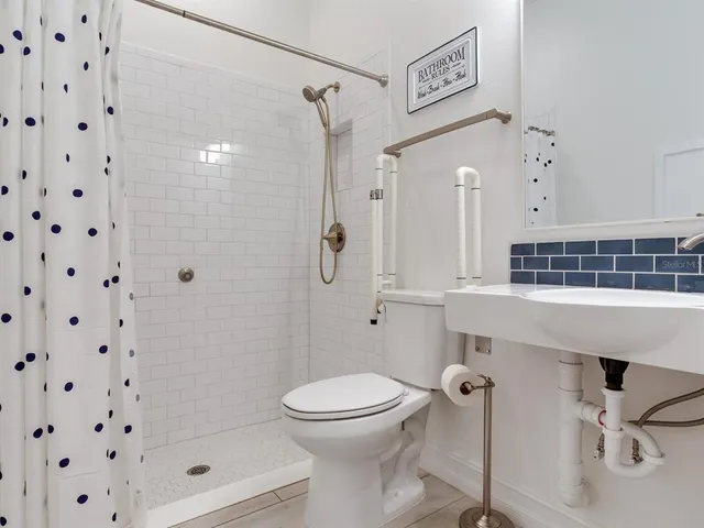 a view of a workspace with furniture