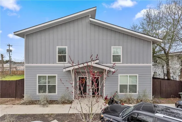 $3,200 | 1014 Foster Avenue, Unit A, College Station, TX 77840