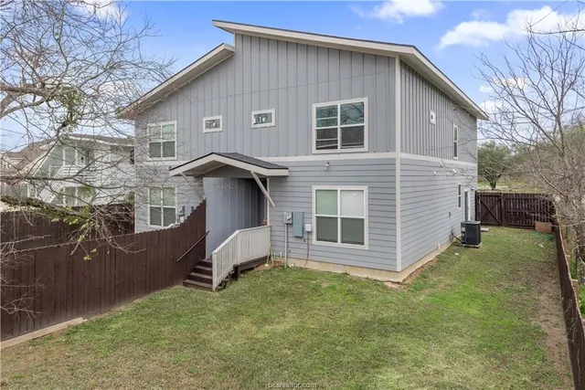 $3,200 | 1014 Foster Avenue, Unit A, College Station, TX 77840