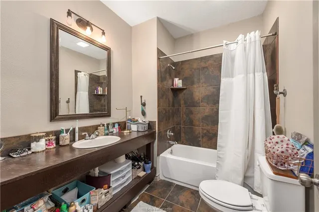 $3,200 | 1014 Foster Avenue, Unit A, College Station, TX 77840