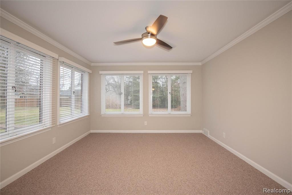 1699 Littlestone Road Grosse Pointe Woods, MI 48236 - Photo 15 of 54