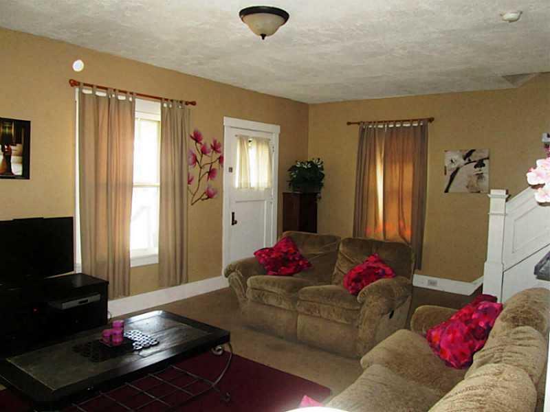 568 3rd Butler, PA 16001 - Photo 3 of 12 Living Room.