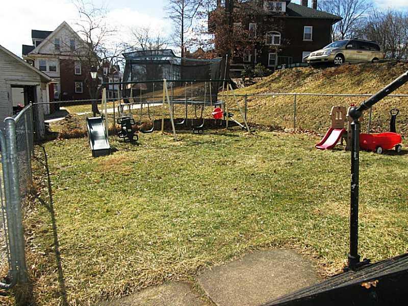 568 3rd Butler, PA 16001 - Photo 10 of 12 Yard/Garden.