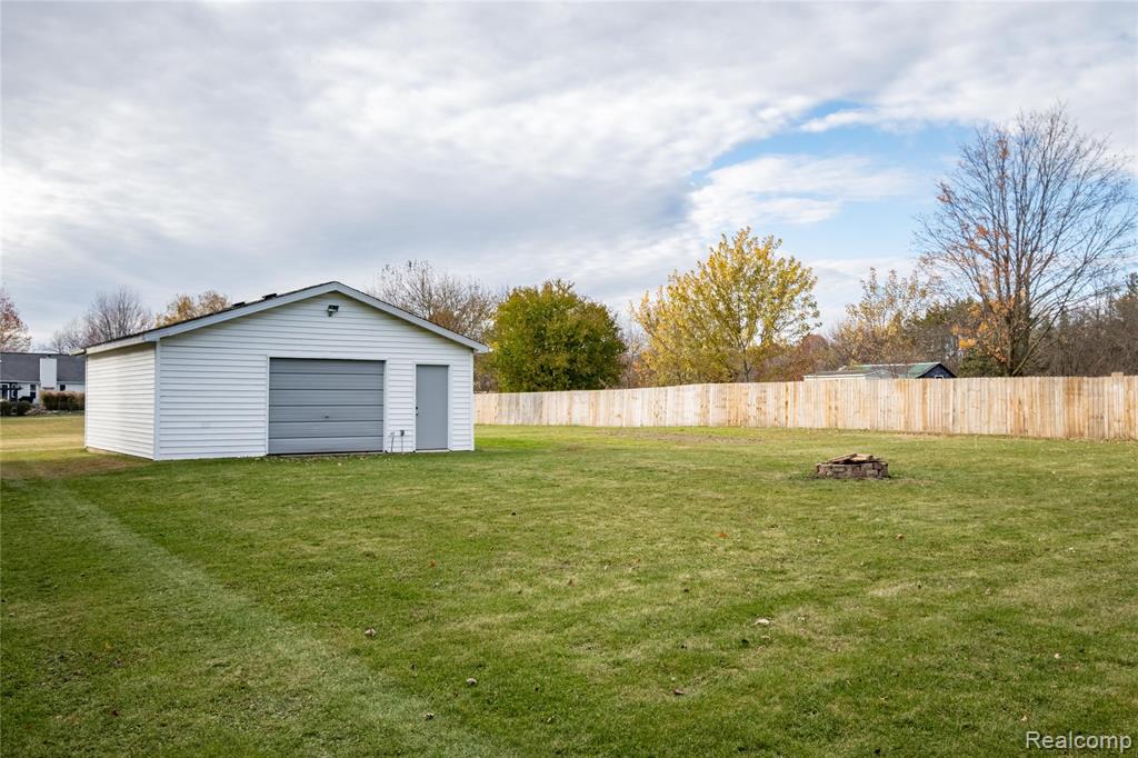 8354 Fenton Road Grand Blanc, MI 48439 - Photo 6 of 47 Gallery Image 6