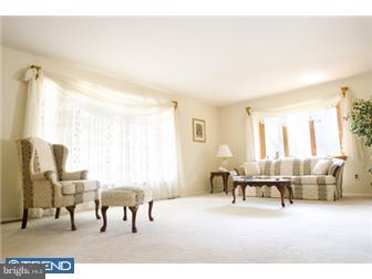 174 Forge Road Delran, NJ 08075 - Photo 2 of 11 Living Room