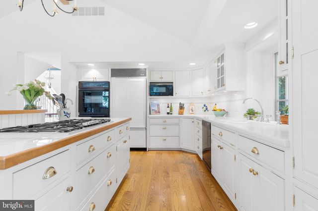 $1,325,000 | 402 Burnt Mill Road, Chadds Ford, PA 19317