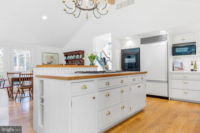 $1,325,000 | 402 Burnt Mill Road, Chadds Ford, PA 19317