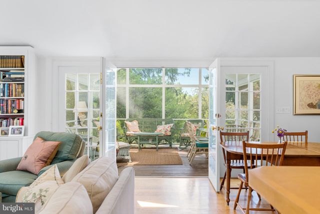 $1,325,000 | 402 Burnt Mill Road, Chadds Ford, PA 19317