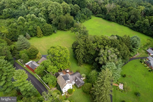 $1,325,000 | 402 Burnt Mill Road, Chadds Ford, PA 19317