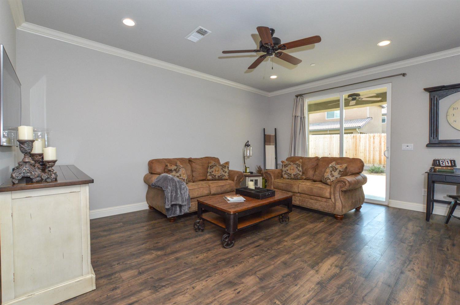 452 Alpine Way Madera, CA 93636 - Photo 5 of 23 Gallery Image 5