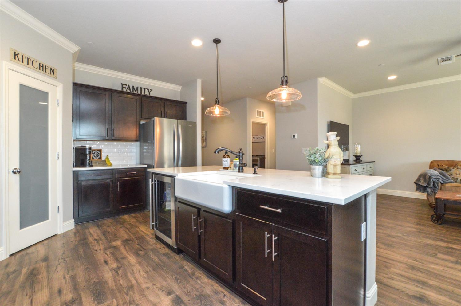452 Alpine Way Madera, CA 93636 - Photo 8 of 23 Gallery Image 8