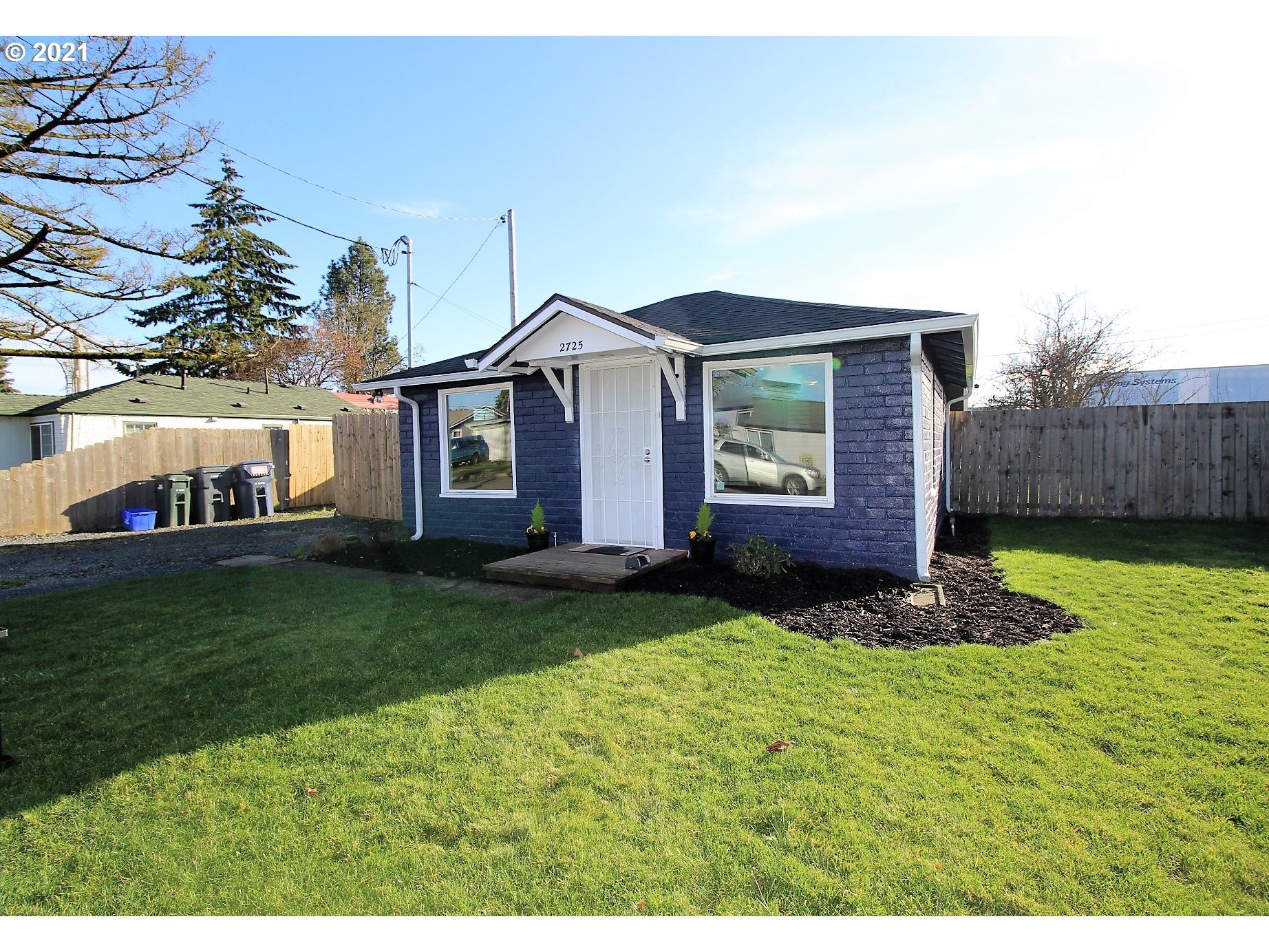 2725 C Street Springfield, OR 97477 - Photo 1 of 21
