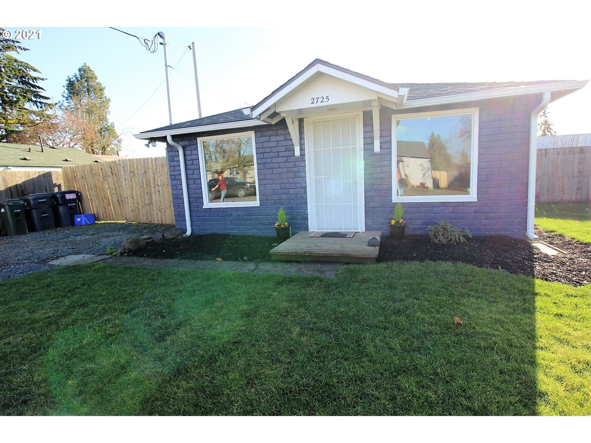 2725 C Street Springfield, OR 97477 - Photo 3 of 21