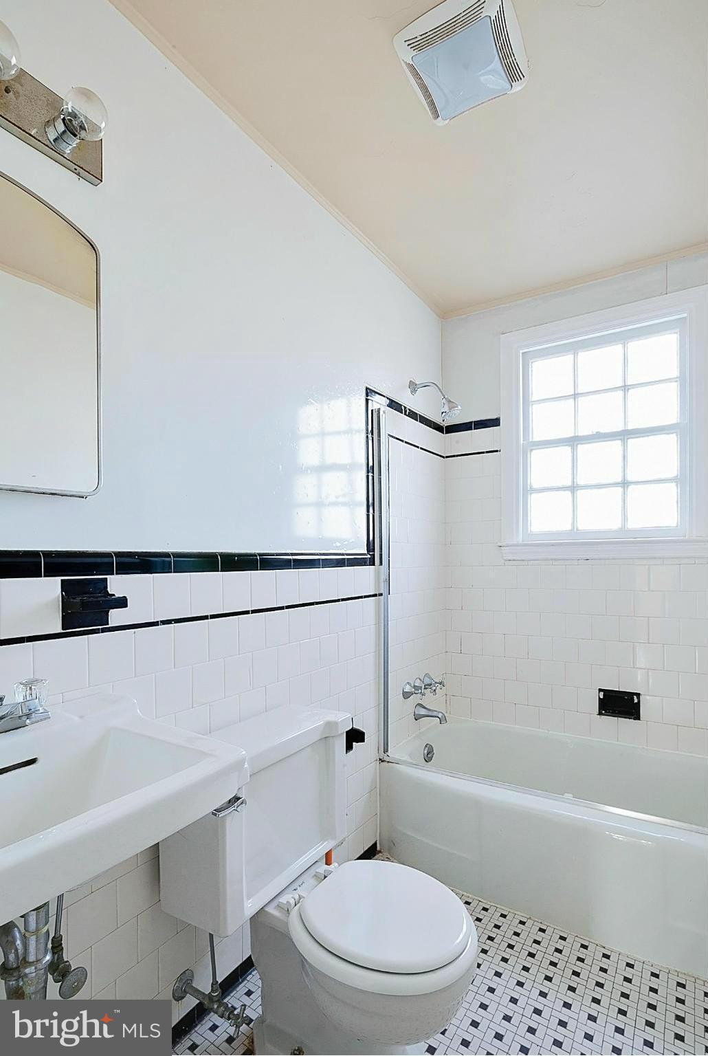 1 Dunmore Road Catonsville, MD 21228 - Photo 22 of 29 Bath