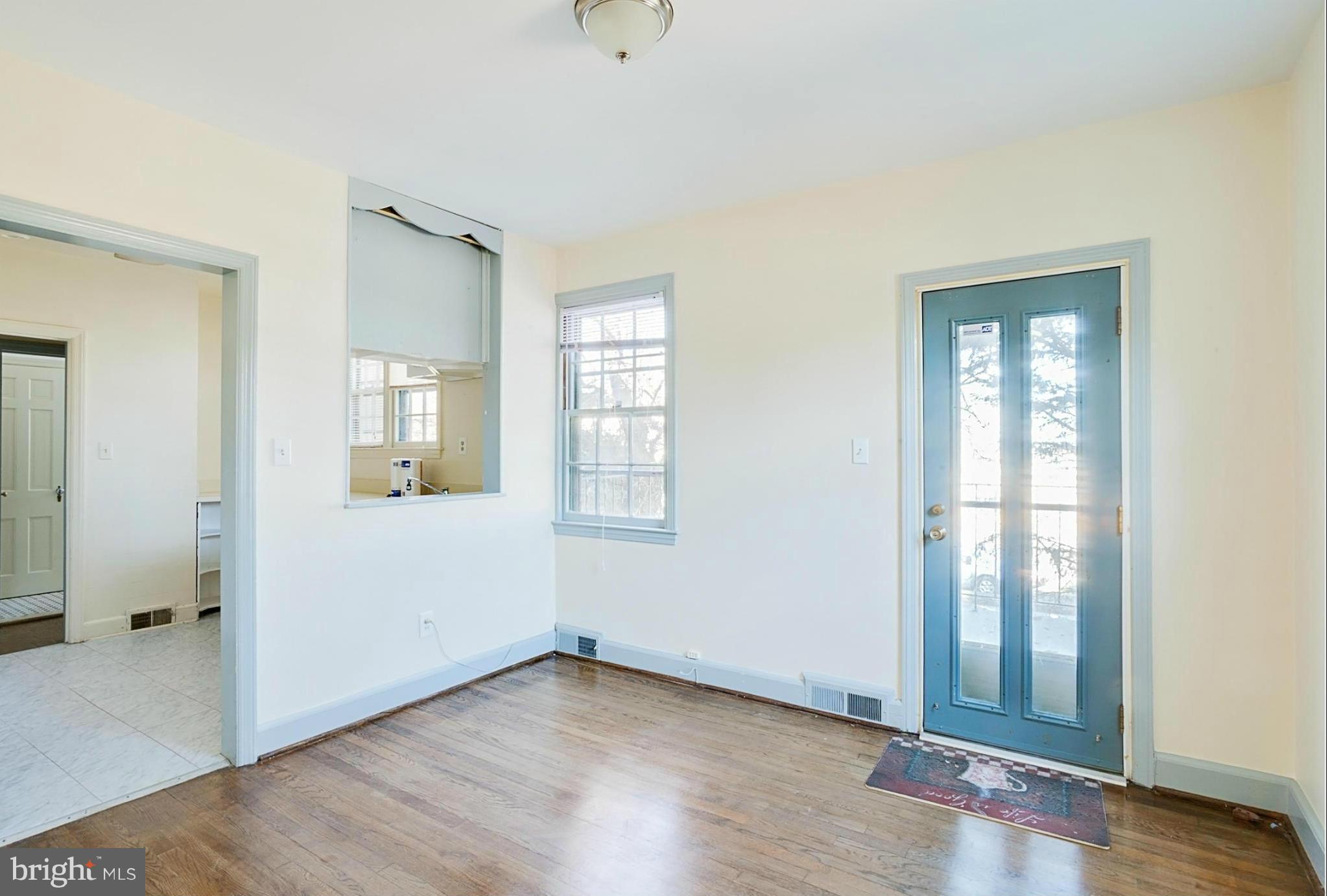 1 Dunmore Road Catonsville, MD 21228 - Photo 5 of 29 Main level dining room/kitchen