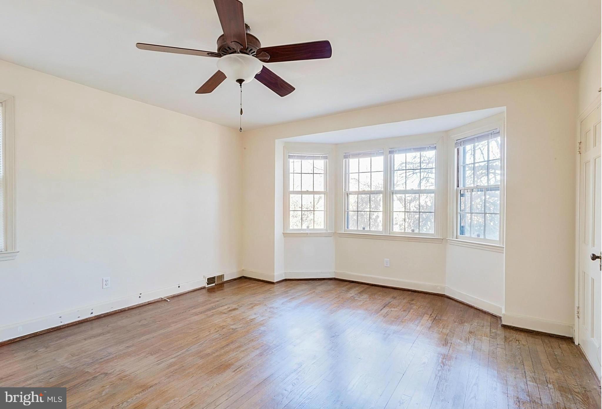 1 Dunmore Road Catonsville, MD 21228 - Photo 9 of 29 Main level master bedroom w/ attached bath