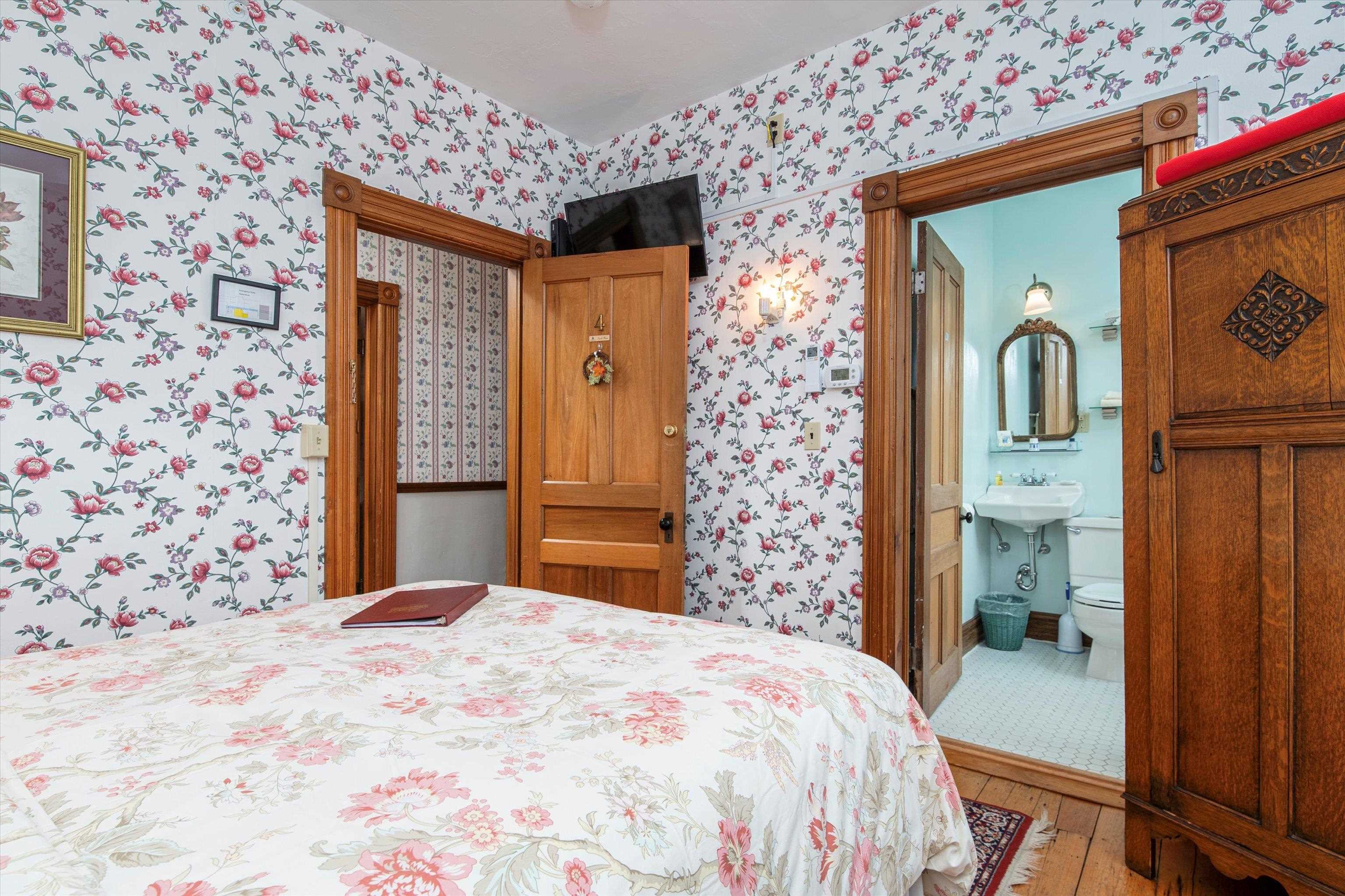 86 Main Street Ludlow, VT 05149 - Photo 11 of 60