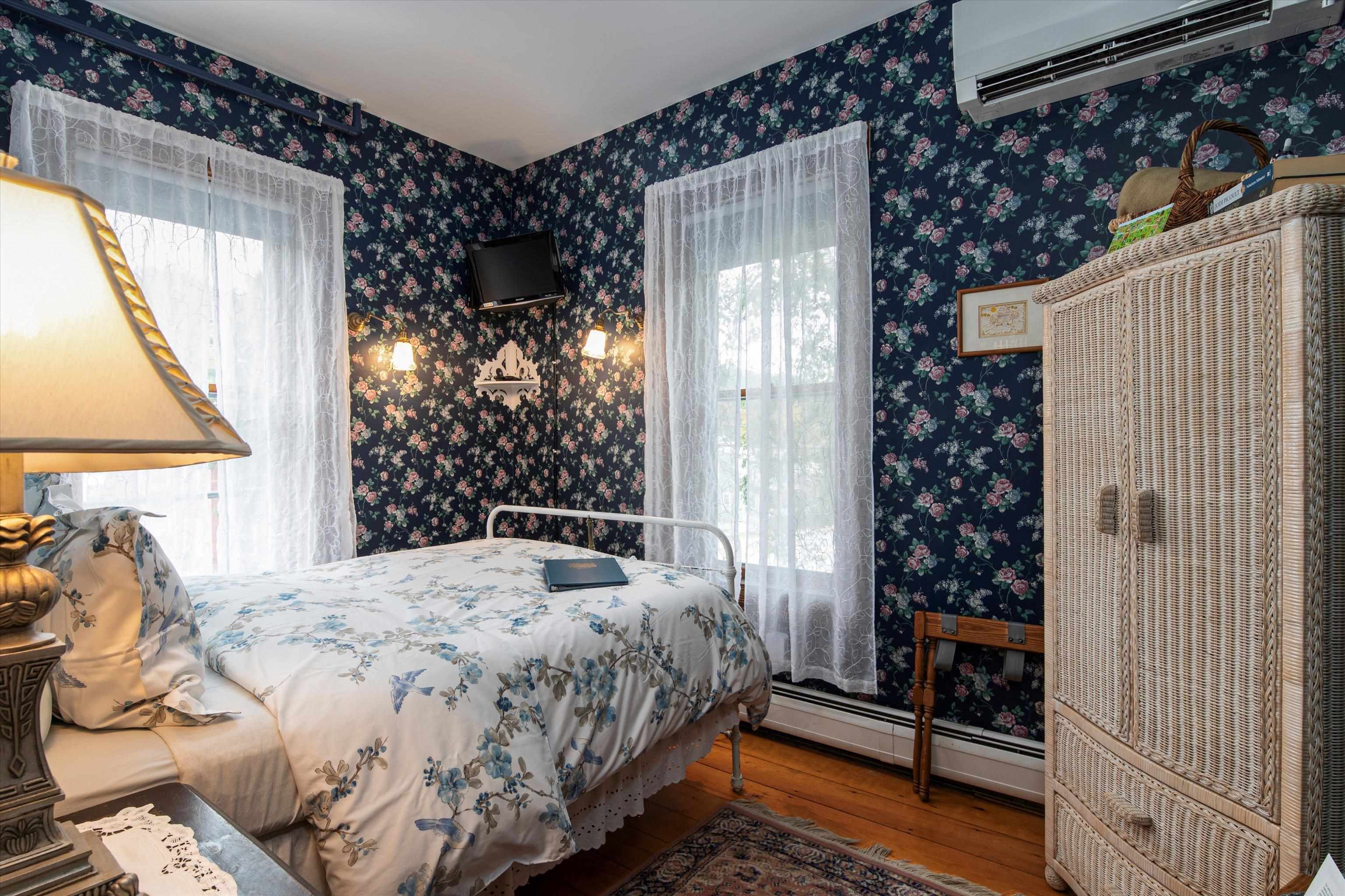 86 Main Street Ludlow, VT 05149 - Photo 5 of 60